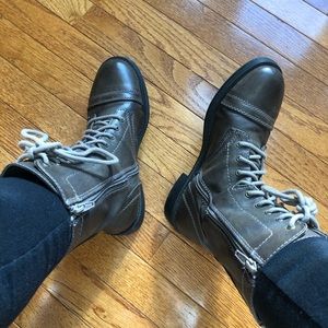 Combat boots
